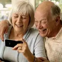 韩国老人看手机表情包微信头像图片大全