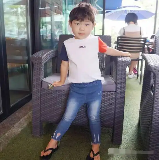 不要羡慕生女儿的了,儿子也可以打扮的帅帅的