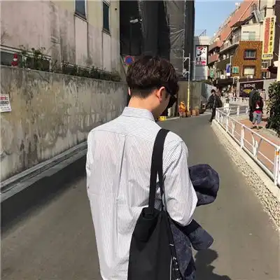 男生头像阳光质感加州