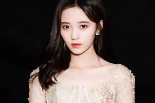 笑点低的艺人王一博被迫成表情包,孟美岐鞠婧祎让人无语