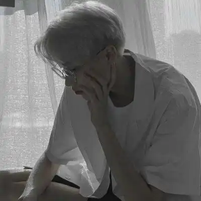 压抑绝望的男生头像qq头