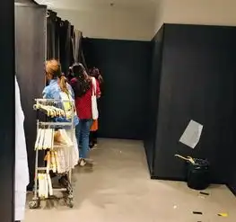 男装试衣间见闻.......女朋友普遍有一种当妈心态........