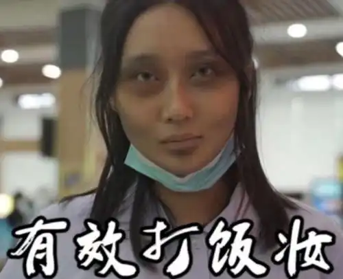 终于有人这么做了男生打饭遇手抖食堂阿姨,下一举动看懵阿姨
