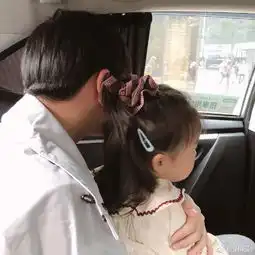 伊能静享受当全职妈妈,被秦昊夸,晒儿女温馨互动米粒有斗鸡眼