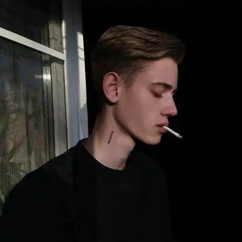 有哪些适合男生用的超级酷的微信头像