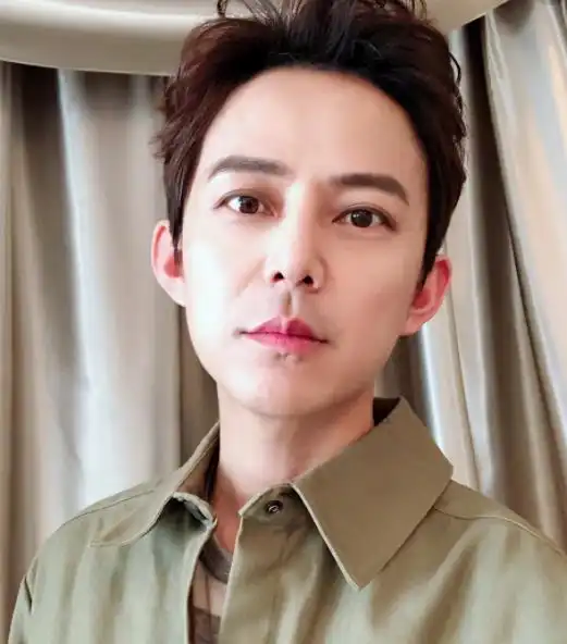 何炅过完年瘦了5斤,晒出减肥餐引发热议,学不来