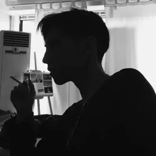 ins不露脸情头,最近敲隐蔽情头火了,不隐蔽不要钱