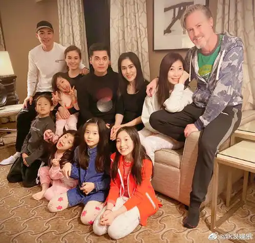 爸爸去哪儿7年后的萌娃女孩变化惊人,男孩都发育迟缓吗
