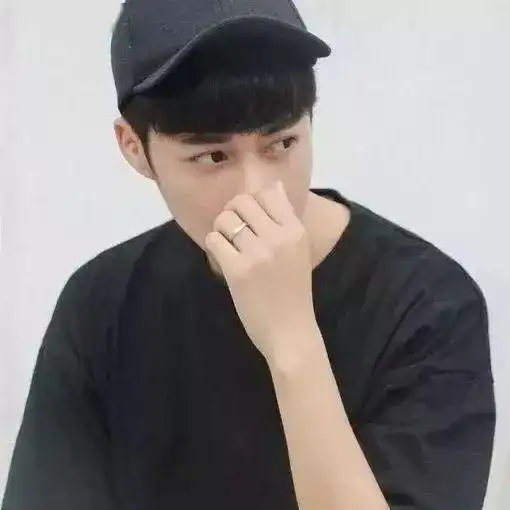 男生不会拍照试试这些拍照姿势