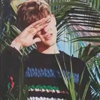 孤独头像黑白背影男生伤