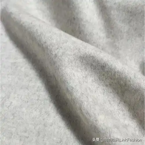温暖阳光的男士穿搭