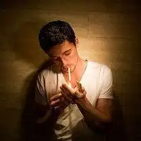 微信男生抽烟头像帅的
