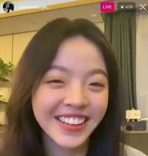 王中磊一家清空微博,疑受华谊危机影响,女儿却晒豪包还直播