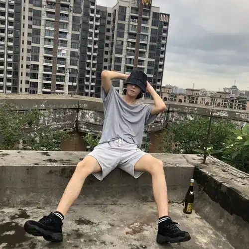 酷盖李泽杨正式入团少年初长成,愿得星光无限