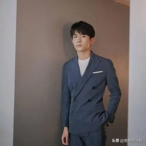 易烊千玺穿搭研习社少年的你和未来感,你喜欢哪种