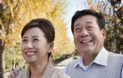 2位孤寡老人的难以启齿的说我对住家保姆,产生了依赖