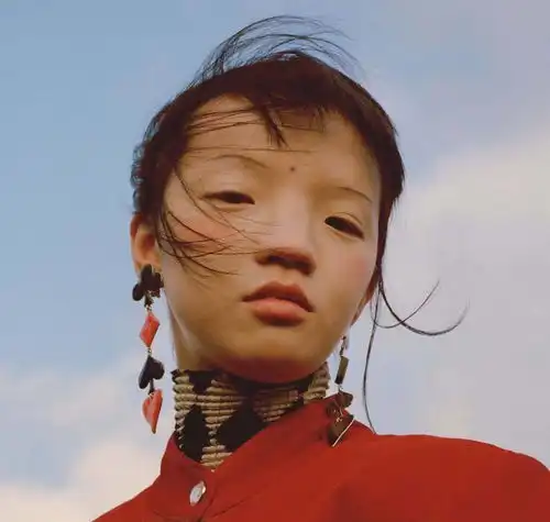 泰国男孩长相怪异,变性后却成超模大受欢迎,模特圈丑就是高级