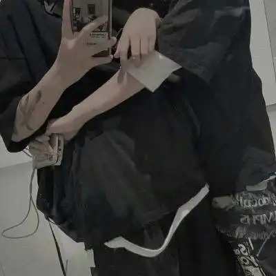 男生微信头像半身部位图片