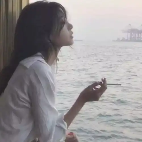 24岁女孩宫颈癌晚期,母亲痛哭,医生却说是她的那些男友害的