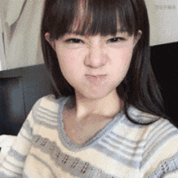 搞笑gif迷美女,进房间就为了这个啊,早说就不用那么麻烦了