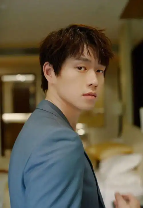 韩国鼓手掉肉90斤从路人瘦成彭于晏这哪是减肥,分明是整容吧