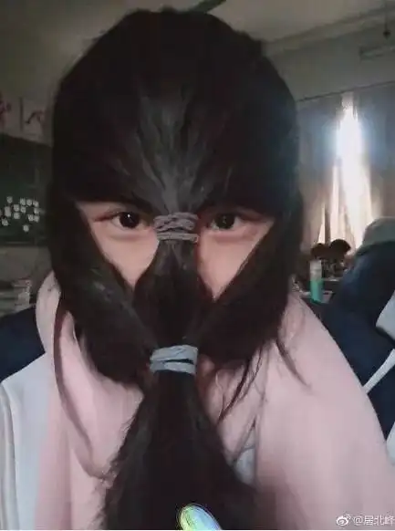 老带劲了在哈尔滨,听说这个发型能抵御十级寒冷哈哈哈哈哈哈每日一笑1328期