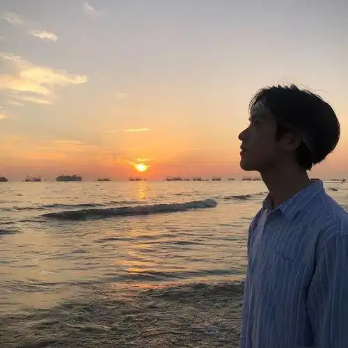 男生头像自爱是终生浪漫的开始