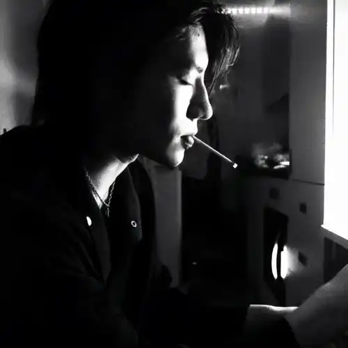 看起来超温柔的小奶狗男生头像,小奶狗的洋气男头颜值很高