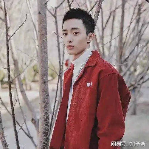 少年感与硬汉气质并存,白宇帆出道3年,成正午阳光的大冤种