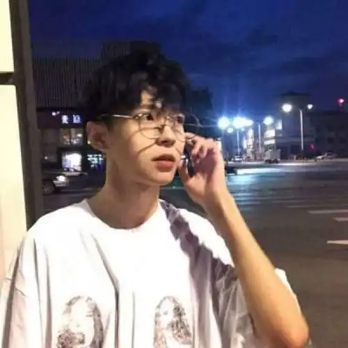 男生头像爱是真心话告诉你是大冒险