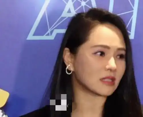 伊能静突闻恩师离世消息,掩面哭泣背对媒体,多次哽咽不能言