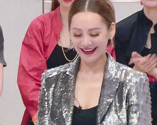宁静第一个说要当队长时,伊能静表情很亮眼,真当镜头看不见