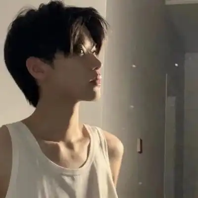 ins高冷男生头像冷漠我是你想不到的意外惊喜