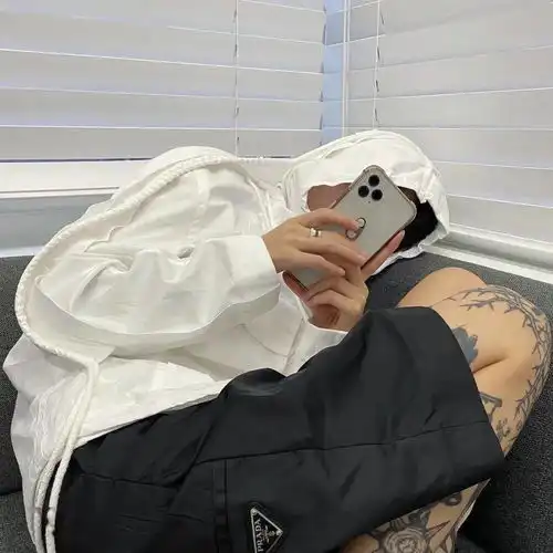 头像背景丨树深见鹿溪午闻钟