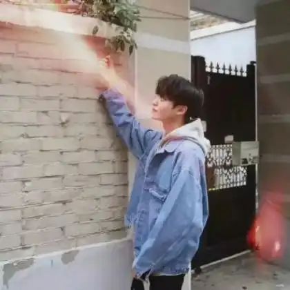 抽烟男生头像成熟稳重宾