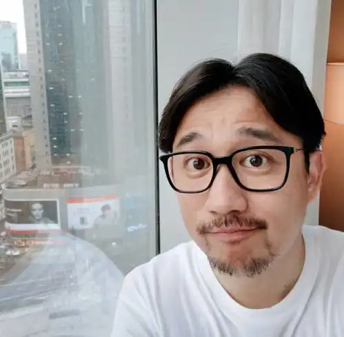 自拍头像男生成熟稳重