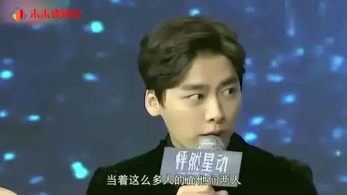 李易峰突然贴近杨幂,谁注意到她下意识的小动作,网友原地结婚