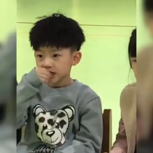 幼儿园小男孩打扮酷炫,满头锡纸烫太帅获高赞,网友也太好看啦