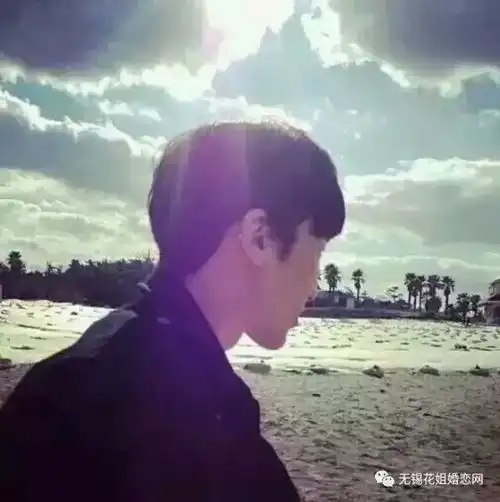 成熟侧脸男生帅气头像
