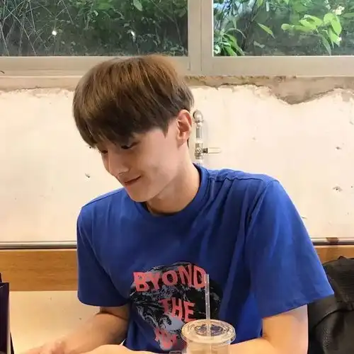 男生头像怕来者不是你