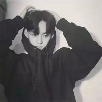 压抑绝望的男生头像前夫