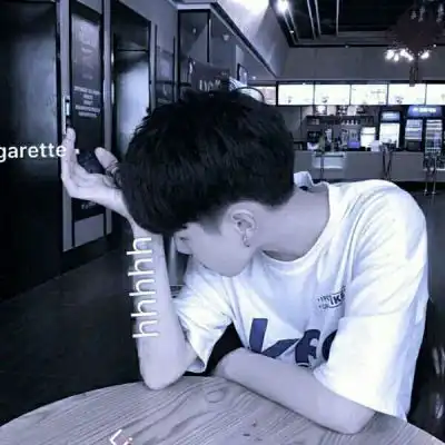 干净阳光的男生头像高清但见故人踏花返