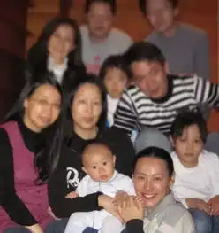 李泽楷首次带小25岁女友出席活动,郭嘉文的包被吐槽太寒酸