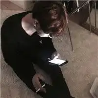 抽烟头像男生霸气戒烟