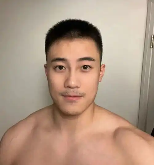 男生头像阳光质感发型