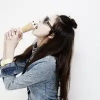微信戴墨镜美女头像微信头像图片大全