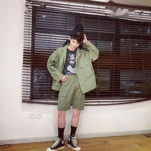 杨幂的这双鞋超级酷炫江疏影竟然也是球鞋女神