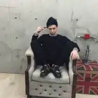想想我们曾经无关又何必彼此为难qq男生头像我要个性网