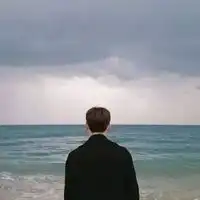 帅气的男生头像背影真人好看帅气的男生背影头像