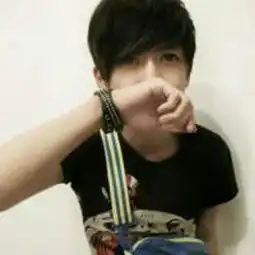 男生头像伤感的真人林遥